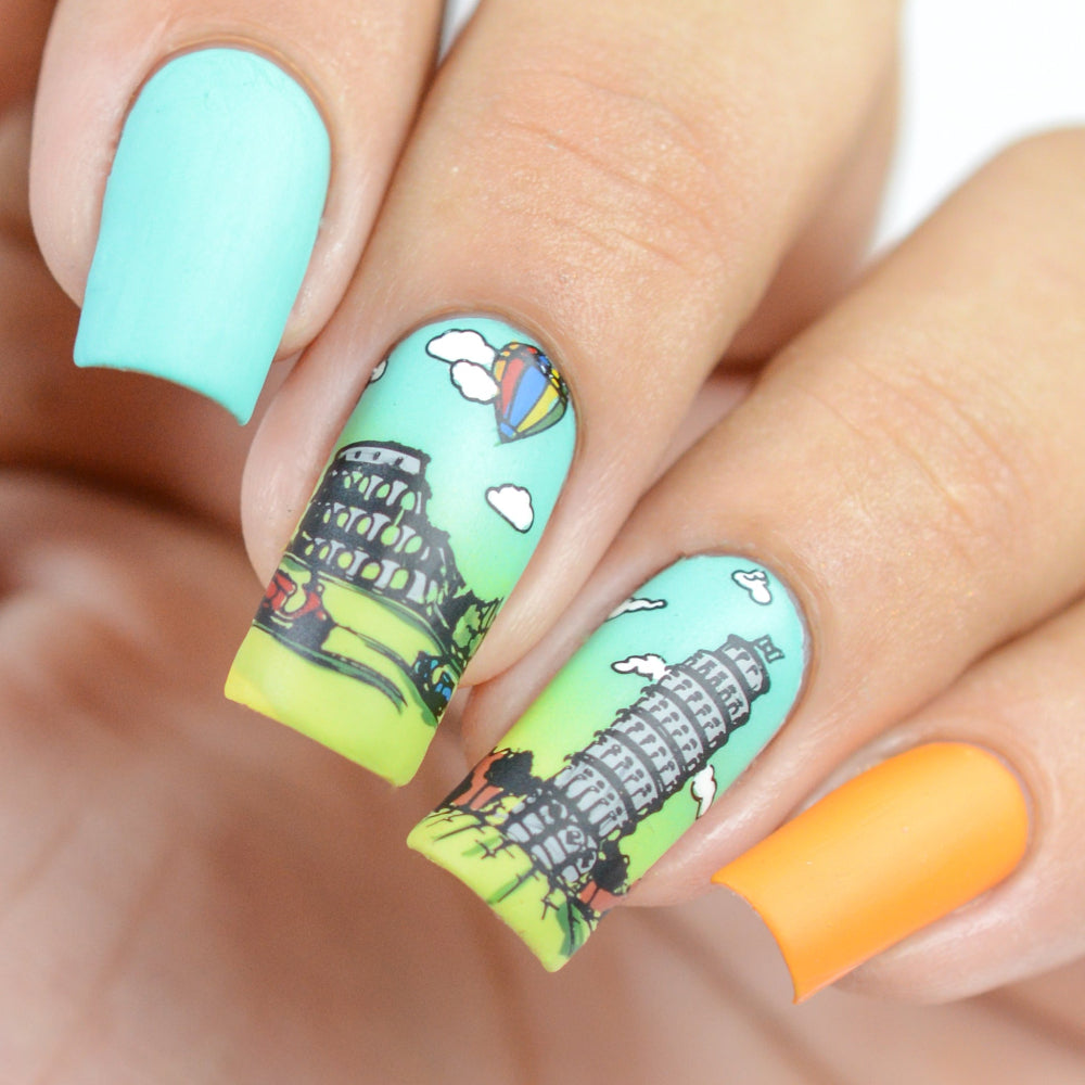 Italy nail art, Colosseum and Leaning Tower of Pisa