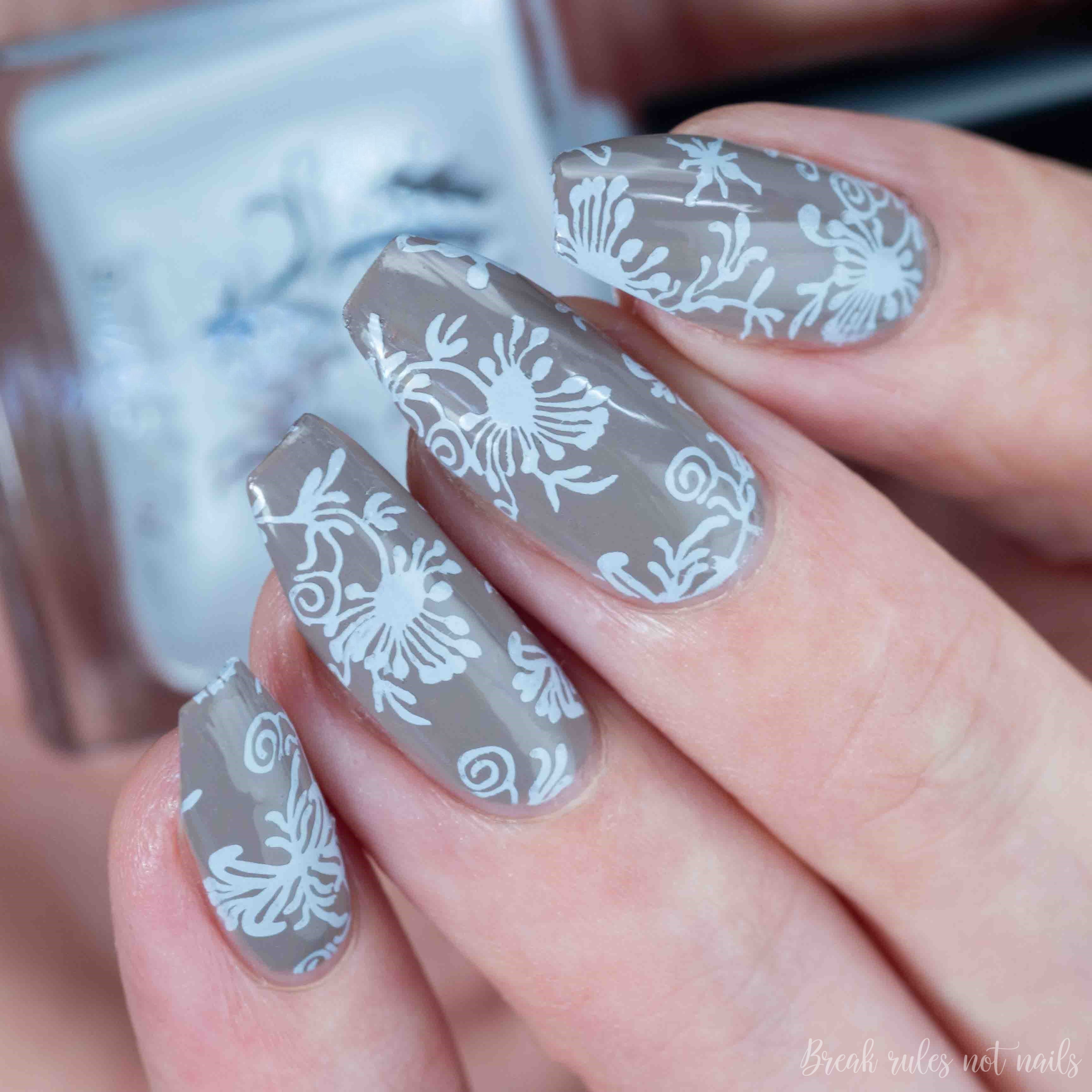 stonewashed-pale-grey-stamping-polish