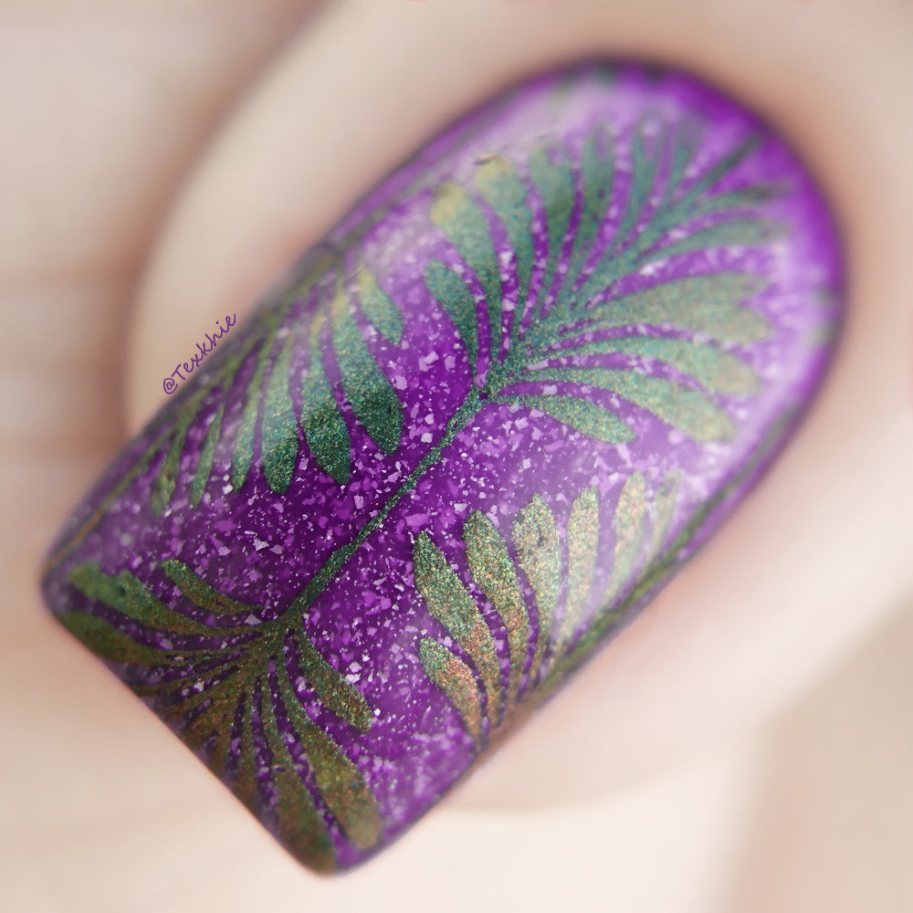 It mossed be Love swatch macro close up moss green 