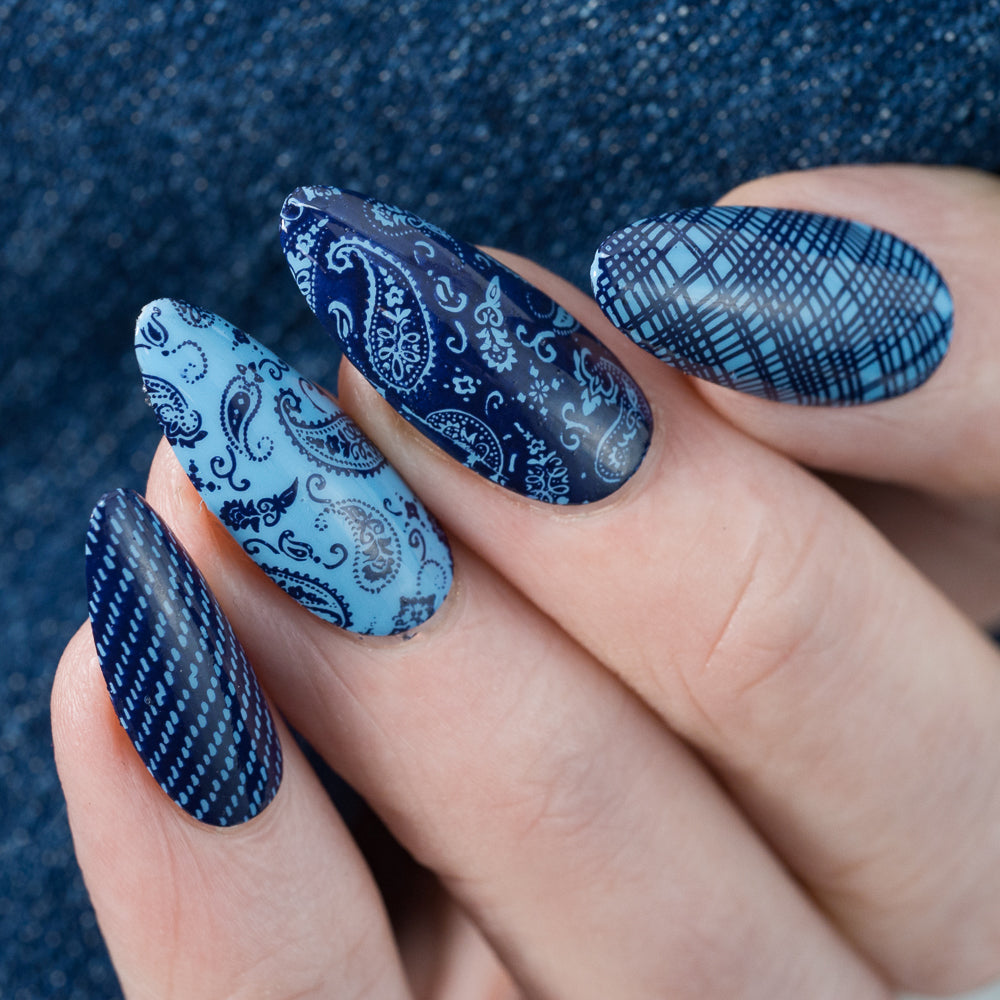 nail art design dark blue on light 